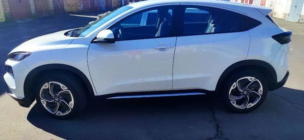421 Внедорожник на свадьбу Honda eNS1 с водителем 5MAe