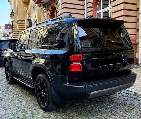 100  Toyota Land Cruiser Prado 250 с водителем JRk8