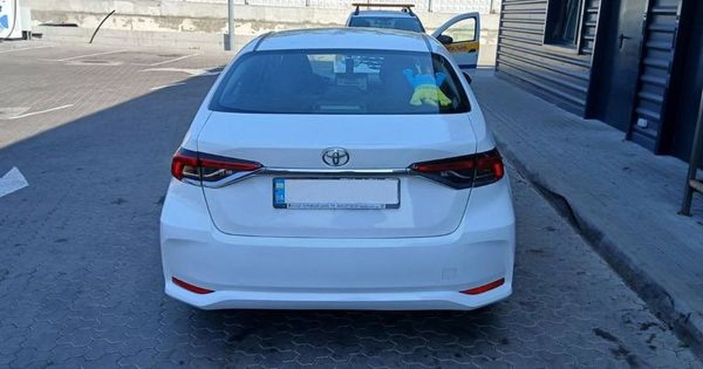 349 Toyota Corolla белая авто на свадьбу nmW1