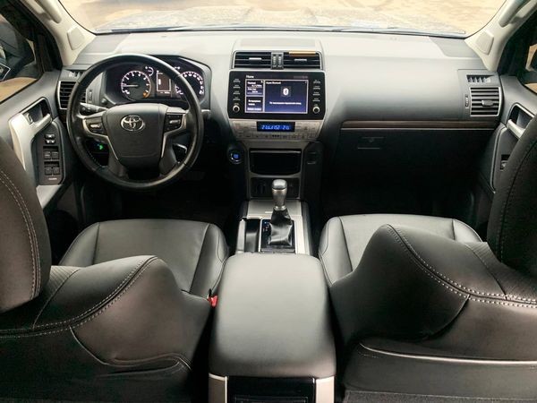 226 Toyota Prado 70 Anniversary с водителем zLwN