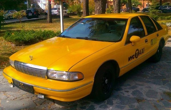 115 Chevrolet Caprice автомобиль желтое такси на съемки 3BVb