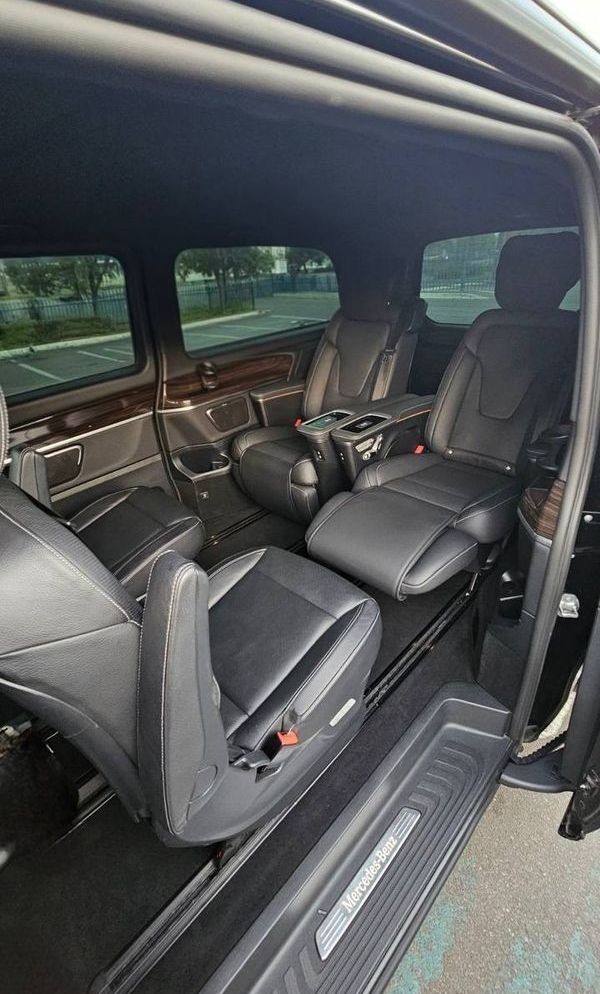 444 Mercedes-Benz V-Class с водителем — трансфер EmeE