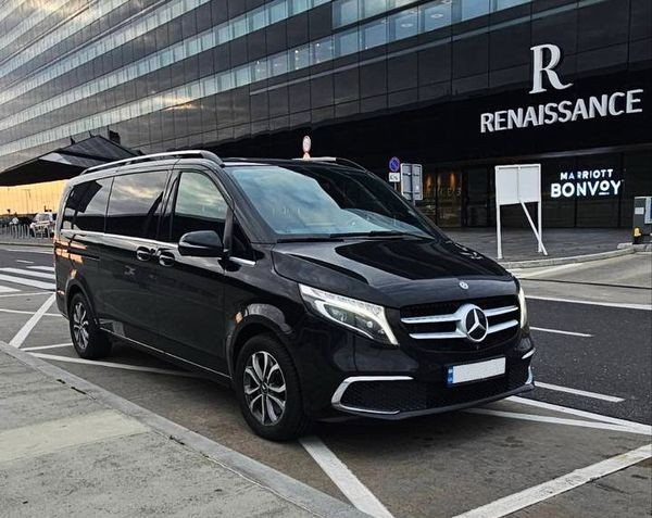 444 Mercedes-Benz V-Class с водителем — трансфер EmeE
