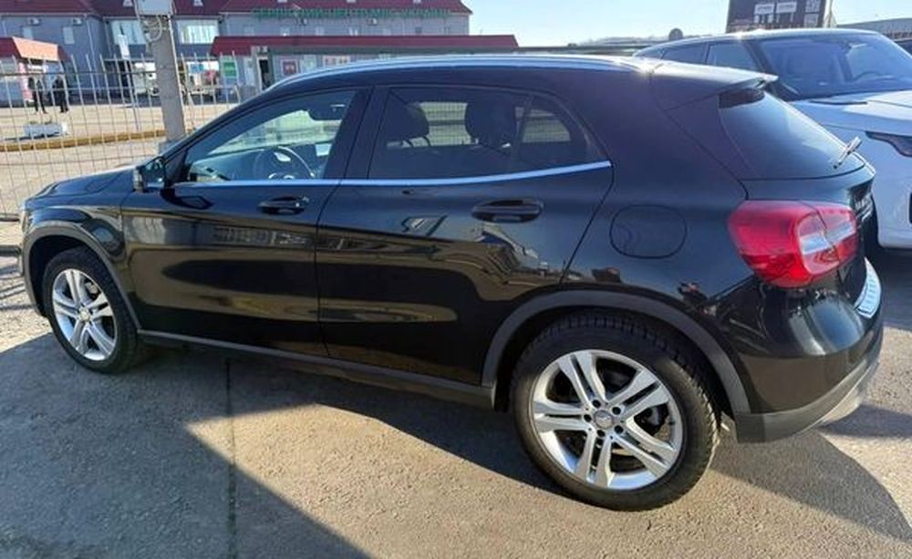 445 Внедорожник Mercedes-Benz GLA 250 на свадьбу K4XR