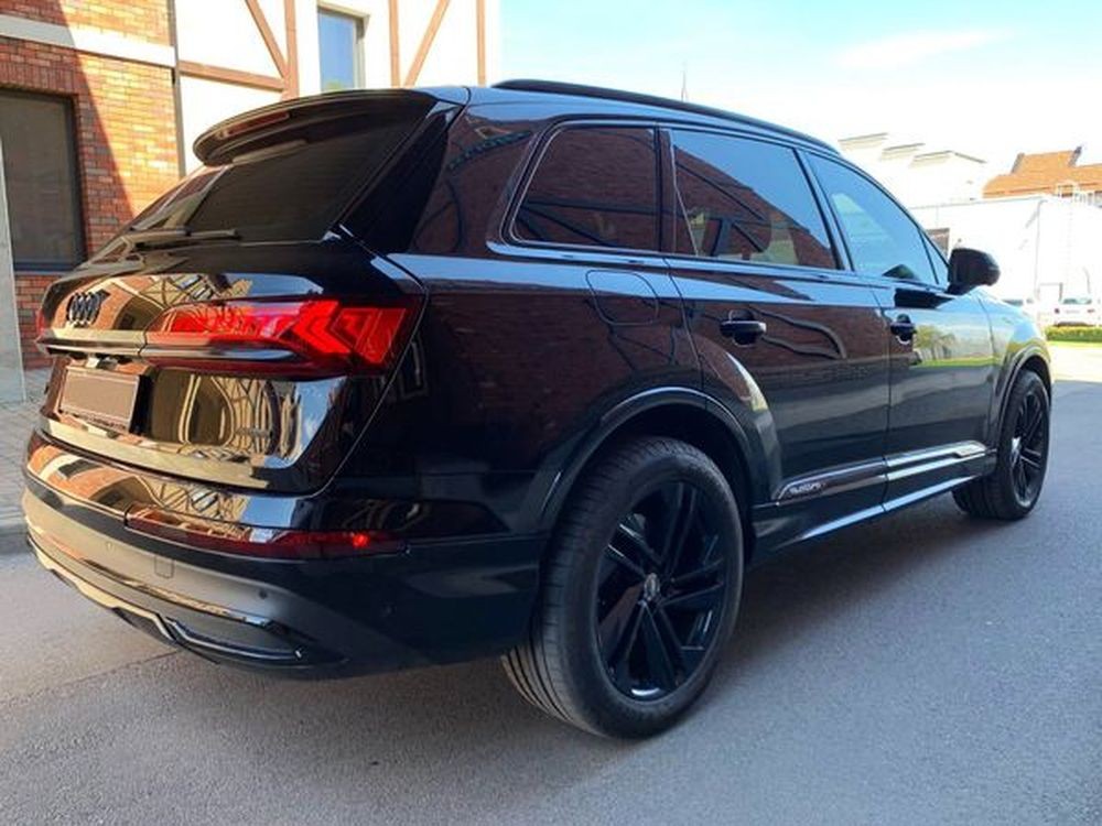 439 Audi Q7 R-Line без водителя nmgg