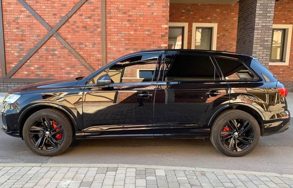 439 Audi Q7 R-Line — с водителем BDzy
