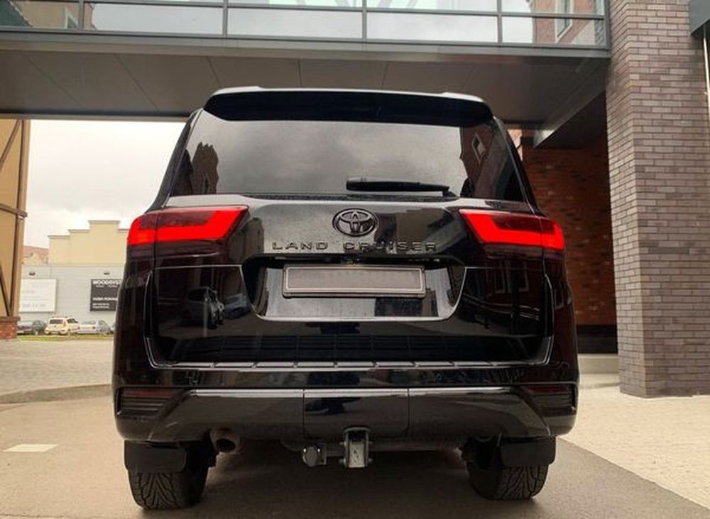 370 Toyota Land Cruiser 300 внедорожник авто на свадьбу kM6p