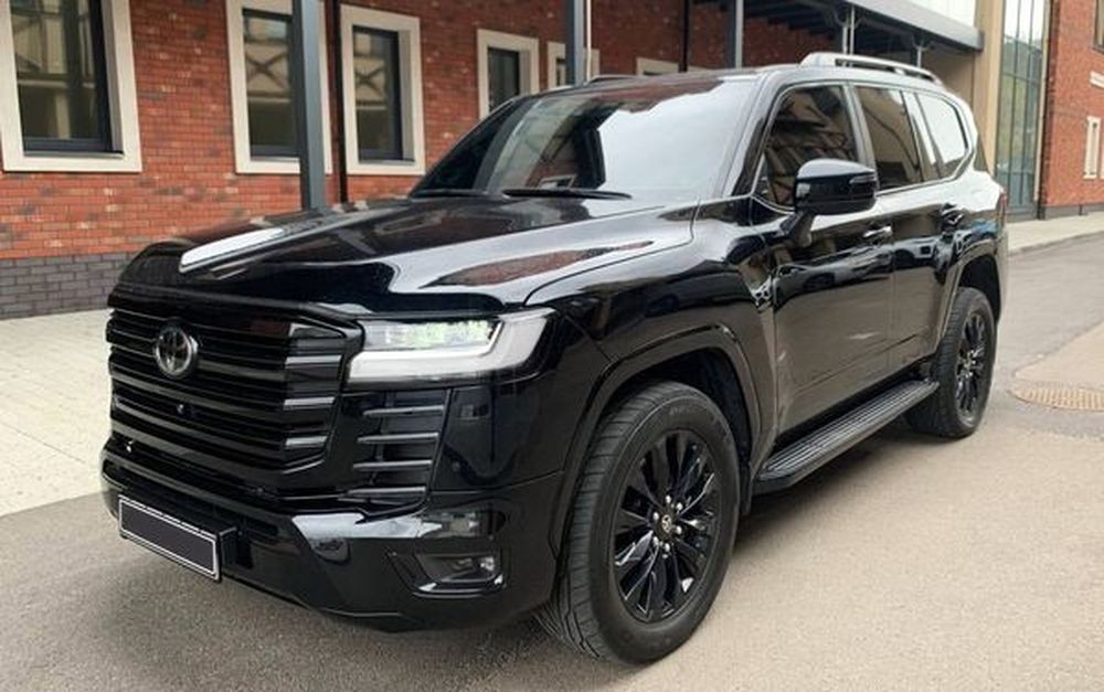 370 Toyota Land Cruiser 300 внедорожник авто на свадьбу kM6p