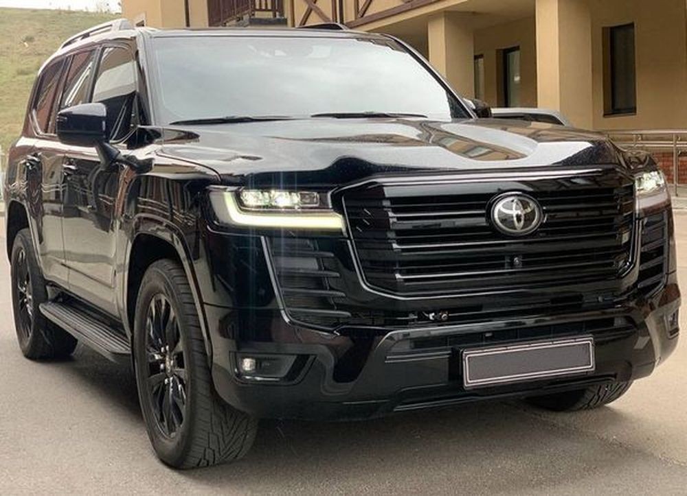 370 Toyota Land Cruiser 300 внедорожник авто на свадьбу kM6p
