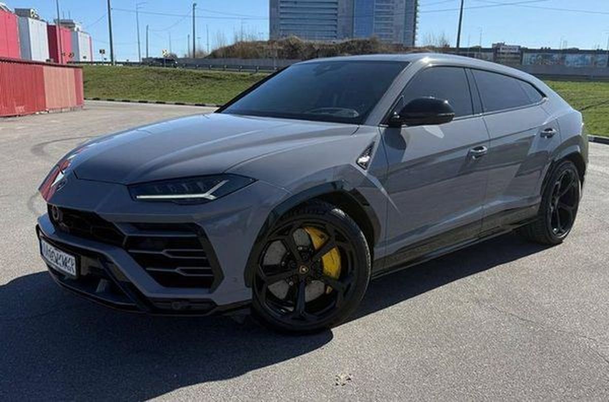 066 Lamborghini Urus без водителя xKkQ