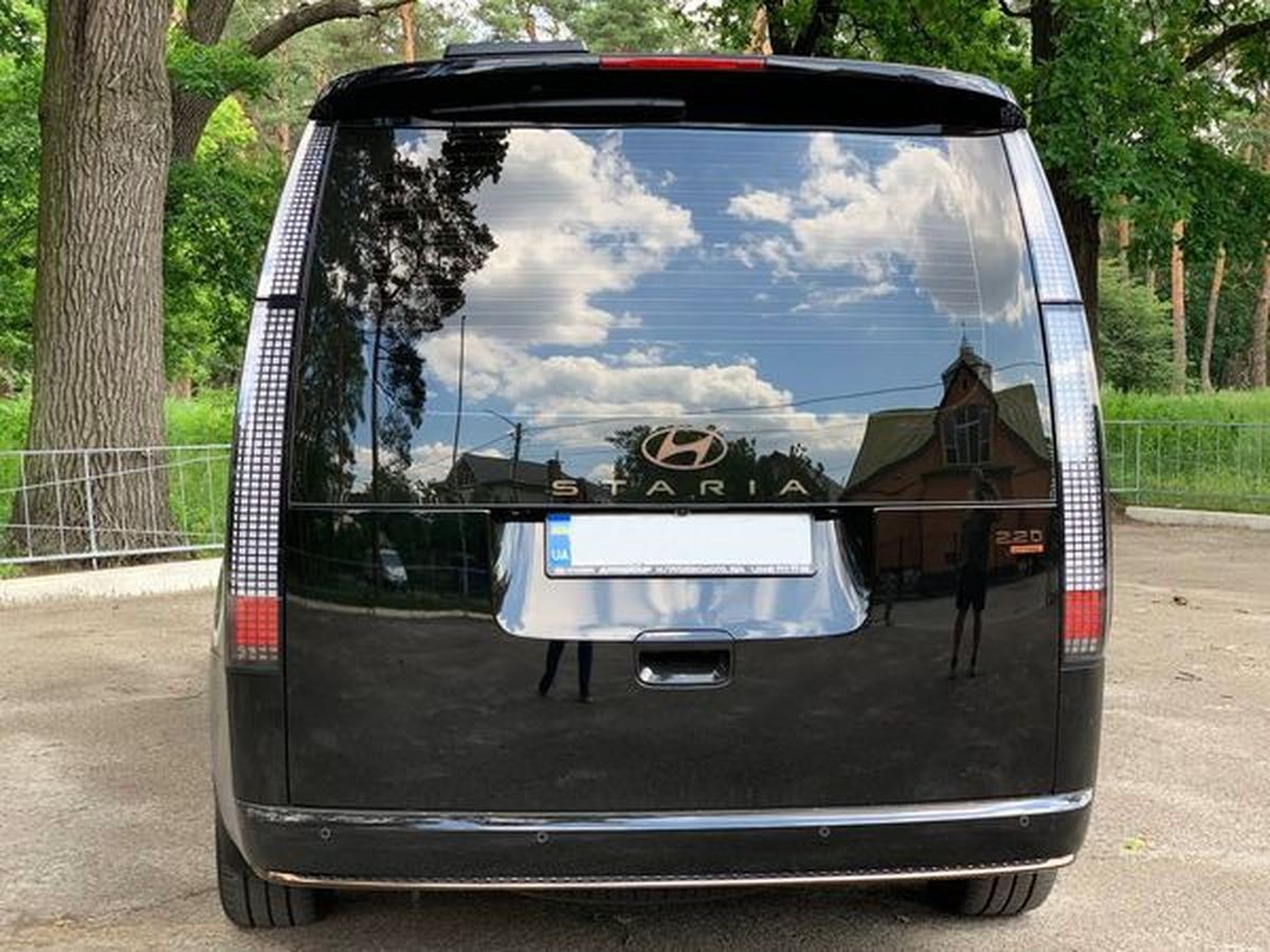 053 Микроавтобус Hyundai Staria без водителя paqe