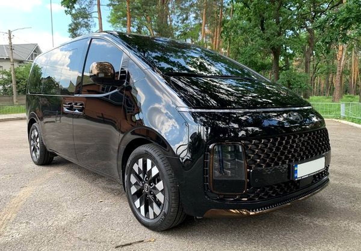 053 Микроавтобус Hyundai Staria без водителя paqe