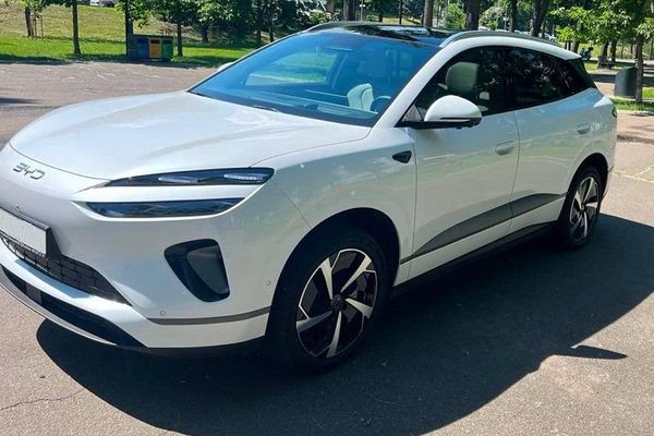 034 Электро-внедорожник BYD ID белый на свадьбу с водителем 917K