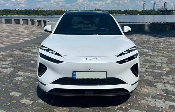 034 Электро-внедорожник BYD ID белый на свадьбу с водителем 917K