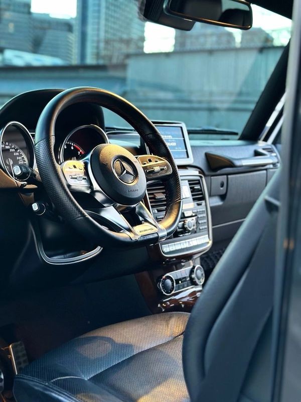 249 Джип Mercedes-Benz G63AMG 2016 кубик без водителя 28Ey