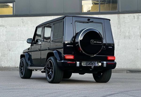 249 Джип Mercedes-Benz G63AMG 2016 кубик без водителя 28Ey