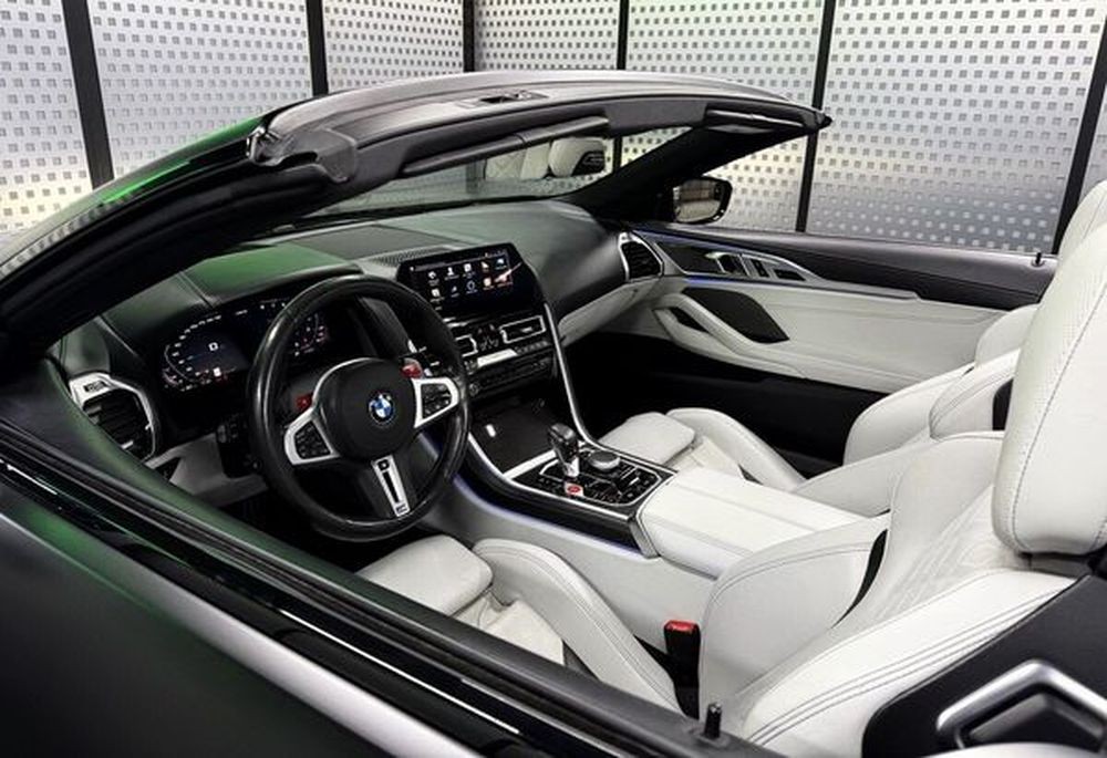286 Кабриолета BMW M8 F91 Cabrio серая без водителя eOMp